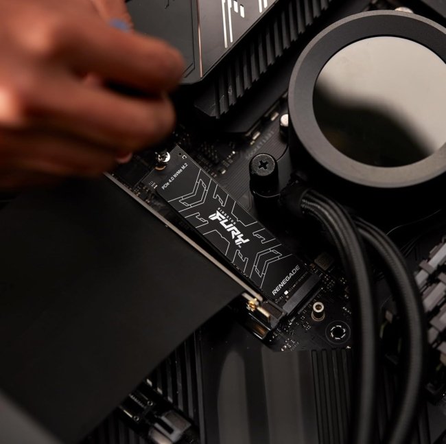 Kingston FURY Renegade 1TB PCIe Gen 4.0 NVMe M.2 Internal Gaming SSD | Up to 7300 MB/s | TLC NAND | SFYRS/1000G, Black - Image 2